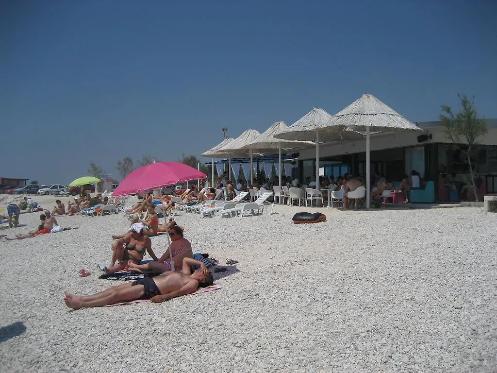 Studio Seaside Apartment Amphora Сплит
