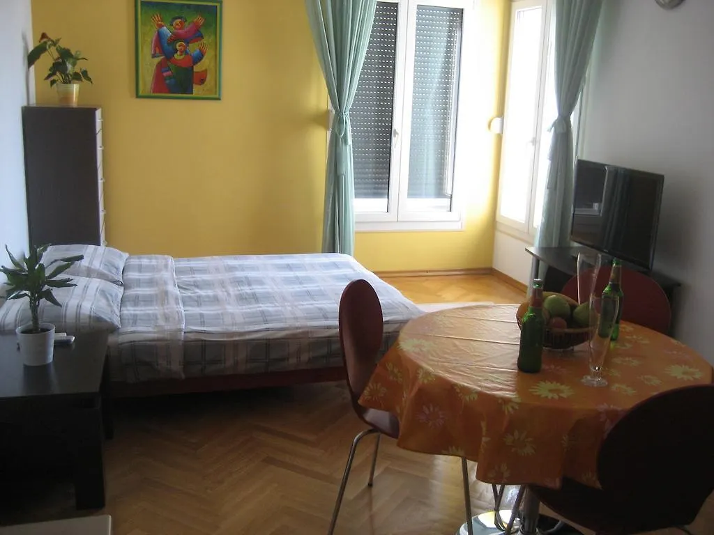 Studio Seaside Apartment Amphora 0*, Split Croatia