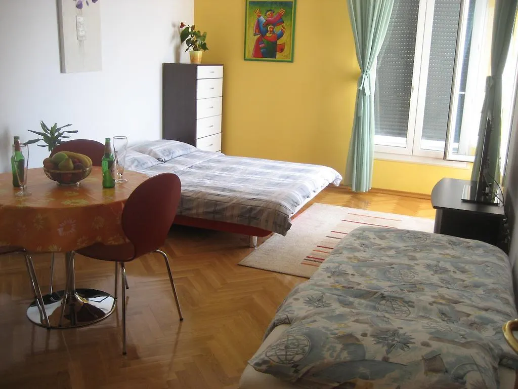 Studio Seaside Apartment Amphora
